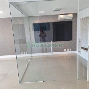 Sala com 60m², 1 vaga, no bairro Santa Catarina em Caxias do Sul para Alugar