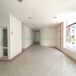 Loja com 270m², no bairro São Pelegrino em Caxias do Sul para Alugar ou Comprar