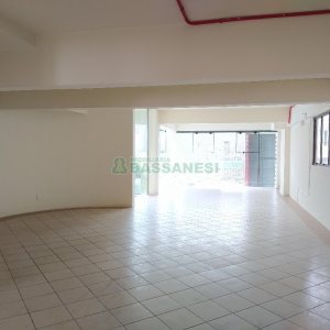Loja com 270m², no bairro São Pelegrino em Caxias do Sul para Alugar ou Comprar