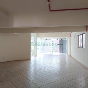 Loja com 270m², no bairro São Pelegrino em Caxias do Sul para Alugar ou Comprar
