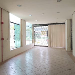 Loja com 270m², no bairro São Pelegrino em Caxias do Sul para Alugar ou Comprar