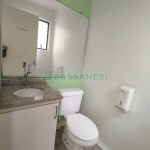 Loja com 270m², no bairro São Pelegrino em Caxias do Sul para Alugar ou Comprar