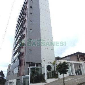 Apartamento com 91m², 3 dormitórios, 2 vagas, no bairro Kayser em Caxias do Sul para Comprar