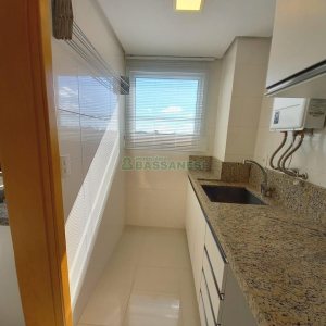 Apartamento com 91m², 3 dormitórios, 2 vagas, no bairro Kayser em Caxias do Sul para Comprar