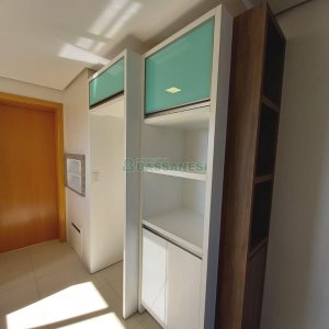 Apartamento com 91m², 3 dormitórios, 2 vagas, no bairro Kayser em Caxias do Sul para Comprar