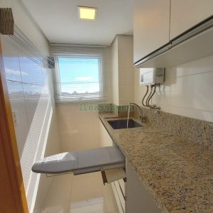 Apartamento com 91m², 3 dormitórios, 2 vagas, no bairro Kayser em Caxias do Sul para Comprar