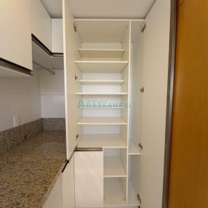 Apartamento com 91m², 3 dormitórios, 2 vagas, no bairro Kayser em Caxias do Sul para Comprar
