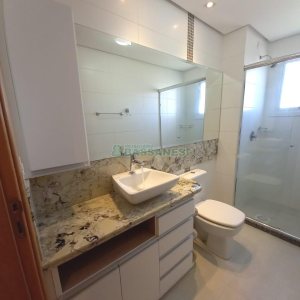 Apartamento com 91m², 3 dormitórios, 2 vagas, no bairro Kayser em Caxias do Sul para Comprar