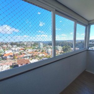 Apartamento com 91m², 3 dormitórios, 2 vagas, no bairro Kayser em Caxias do Sul para Comprar