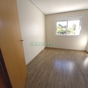 Apartamento com 91m², 3 dormitórios, 2 vagas, no bairro Kayser em Caxias do Sul para Comprar