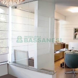 Loja com 480m², 6 vagas, no bairro Centro em Caxias do Sul para Alugar