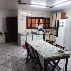 Casa com 165m², 3 dormitórios, 3 vagas, no bairro Charqueadas em Caxias do Sul para Comprar