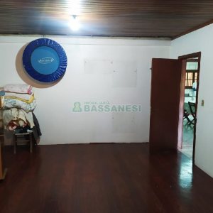 Casa com 165m², 3 dormitórios, 3 vagas, no bairro Charqueadas em Caxias do Sul para Comprar