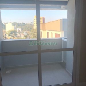 Apartamento com 41m², 1 dormitório, 1 vaga, no bairro Lourdes em Caxias do Sul para Comprar