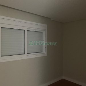 Apartamento com 41m², 1 dormitório, 1 vaga, no bairro Lourdes em Caxias do Sul para Comprar