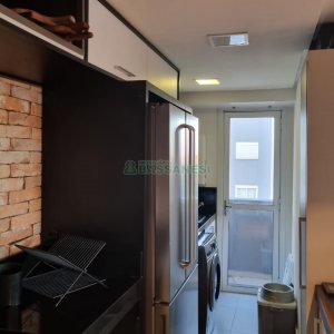 Apartamento com 129m², 2 dormitórios, 2 vagas, no bairro Vila Horn em Caxias do Sul para Comprar