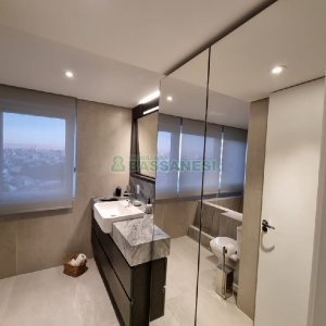 Apartamento com 129m², 2 dormitórios, 2 vagas, no bairro Vila Horn em Caxias do Sul para Comprar