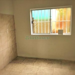 Casa Comercial com 254m², 8 dormitórios, 3 vagas, no bairro Jardim América em Caxias do Sul para Alugar