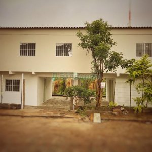 Casa Comercial com 254m², 8 dormitórios, 3 vagas, no bairro Jardim América em Caxias do Sul para Alugar