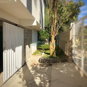 Casa Comercial com 254m², 8 dormitórios, 3 vagas, no bairro Jardim América em Caxias do Sul para Alugar