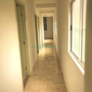 Casa Comercial com 254m², 8 dormitórios, 3 vagas, no bairro Jardim América em Caxias do Sul para Alugar