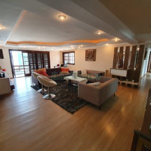 Apto/Cobertura com 505m², 3 dormitórios, 4 vagas, no bairro Centro em Caxias do Sul para Comprar