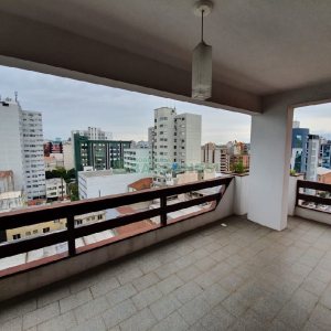 Apto/Cobertura com 505m², 3 dormitórios, 4 vagas, no bairro Centro em Caxias do Sul para Comprar
