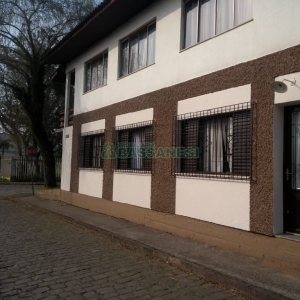 Casa com 82m², 3 dormitórios, 1 vaga, no bairro Pio X em Caxias do Sul para Comprar