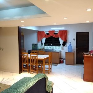 Casa com 82m², 3 dormitórios, 1 vaga, no bairro Pio X em Caxias do Sul para Comprar