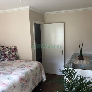 Apartamento com 77m², 2 dormitórios, 1 vaga, no bairro Marechal Floriano em Caxias do Sul para Comprar