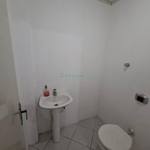 Loja com 36m², no bairro São Pelegrino em Caxias do Sul para Alugar