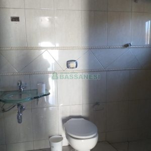 Casa com 230m², 3 dormitórios, 2 vagas, no bairro Diamantino em Caxias do Sul para Comprar