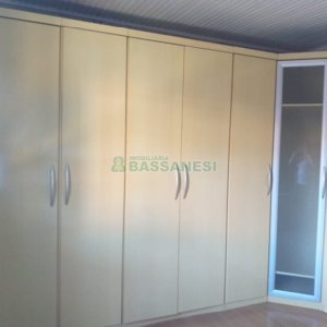 Casa com 230m², 3 dormitórios, 2 vagas, no bairro Diamantino em Caxias do Sul para Comprar