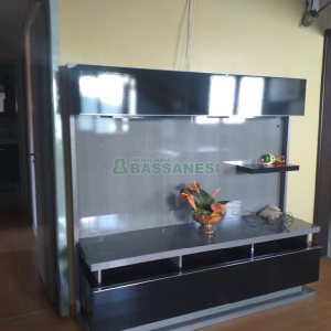 Casa com 230m², 3 dormitórios, 2 vagas, no bairro Diamantino em Caxias do Sul para Comprar