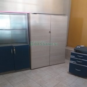 Casa com 230m², 3 dormitórios, 2 vagas, no bairro Diamantino em Caxias do Sul para Comprar