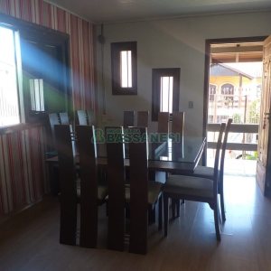 Casa com 230m², 3 dormitórios, 2 vagas, no bairro Diamantino em Caxias do Sul para Comprar