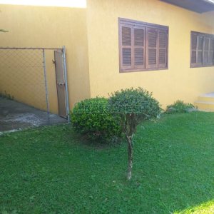 Casa com 230m², 3 dormitórios, 2 vagas, no bairro Diamantino em Caxias do Sul para Comprar