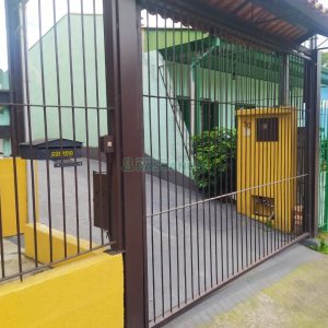 Casa com 230m², 3 dormitórios, 2 vagas, no bairro Diamantino em Caxias do Sul para Comprar