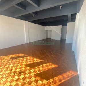 Loja com 61m², no bairro São Pelegrino em Caxias do Sul para Alugar