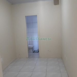 Sobrado com 94m², no bairro Charqueadas em Caxias do Sul para Comprar