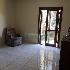 Sobrado com 94m², no bairro Charqueadas em Caxias do Sul para Comprar