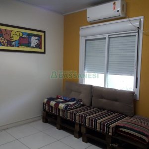 Sobrado com 94m², no bairro Charqueadas em Caxias do Sul para Comprar