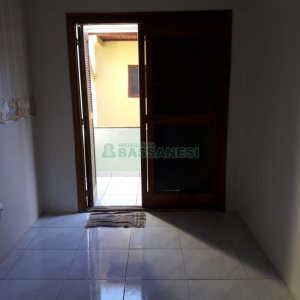 Sobrado com 94m², no bairro Charqueadas em Caxias do Sul para Comprar