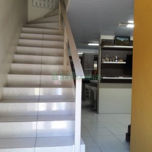 Sobrado com 94m², no bairro Charqueadas em Caxias do Sul para Comprar