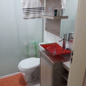 Sobrado com 94m², no bairro Charqueadas em Caxias do Sul para Comprar