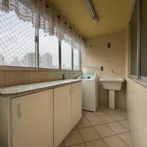 Apto Mobiliado com 78m², 1 dormitório, 1 vaga, no bairro Centro em Caxias do Sul para Alugar