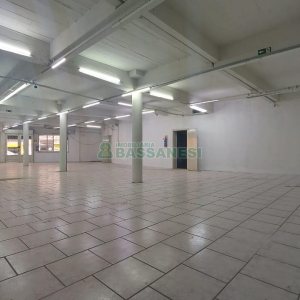 Loja com 204m², no bairro São Pelegrino em Caxias do Sul para Alugar