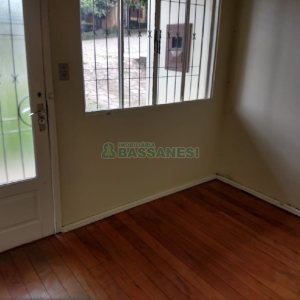 Casa com 100m², 3 dormitórios, 1 vaga, no bairro Panazzolo em Caxias do Sul para Comprar