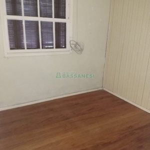 Casa com 100m², 3 dormitórios, 1 vaga, no bairro Panazzolo em Caxias do Sul para Comprar