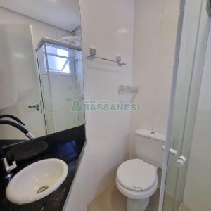 Apto Mobiliado com 58m², 2 dormitórios, 1 vaga, no bairro Santa Lúcia em Caxias do Sul para Alugar